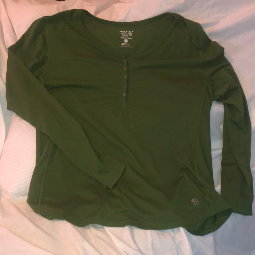 Green long sleeve top